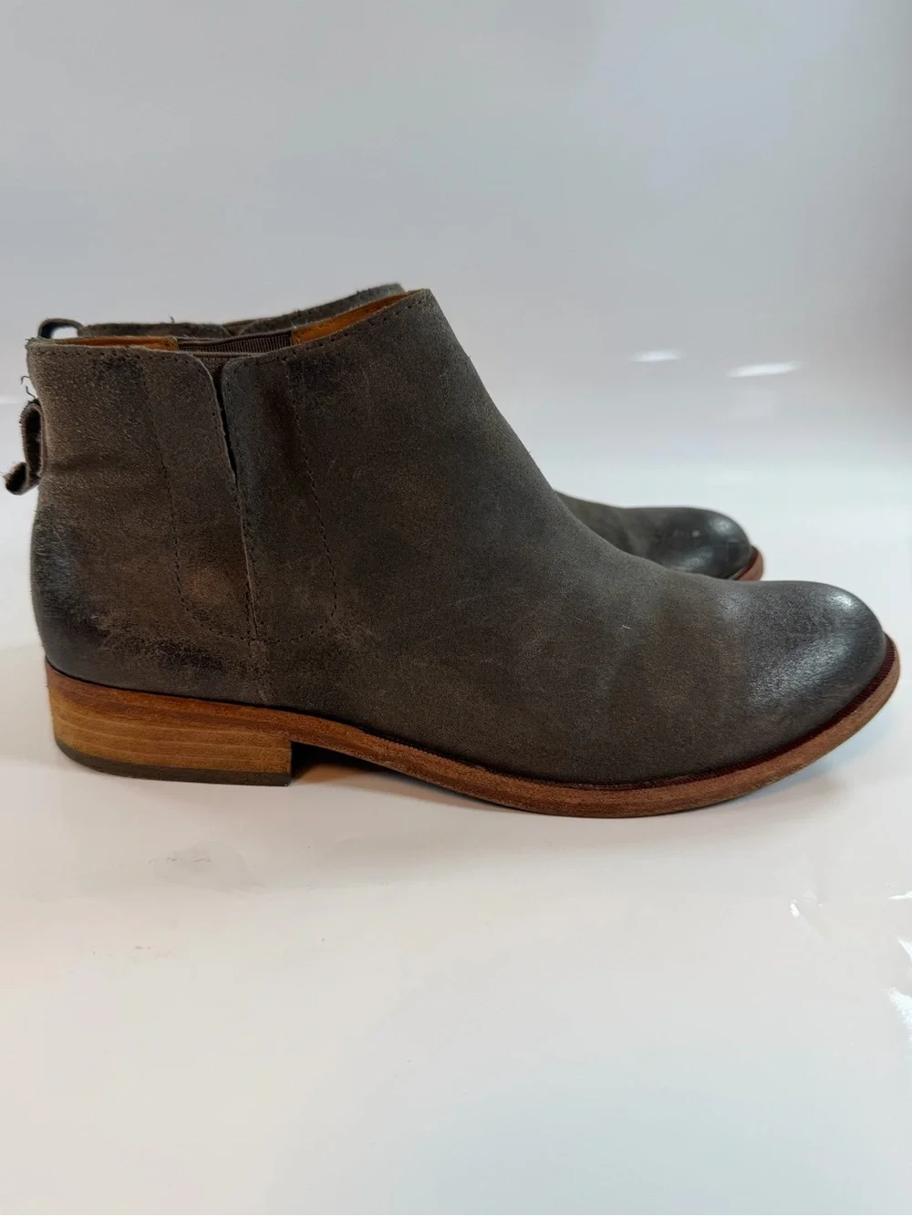 Kork-Ease Distressed Leather Chelsea Ankle Boots Gray Women’s Size 8‎